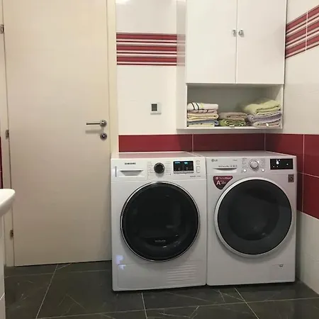 Apartamento Jukic 2 *